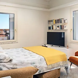  Apartment Centro Storico, Esclusivo, 4' Piano Senza Ascensore